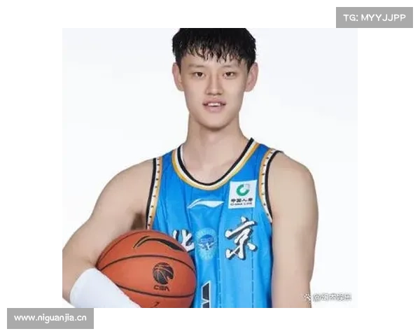 中国男篮定妆照出炉 张宁身披9号球衣 杨瀚森51号曾凡博1号 中国男篮定妆照出炉 张宁身披9号球衣 杨瀚森51号曾凡博1号